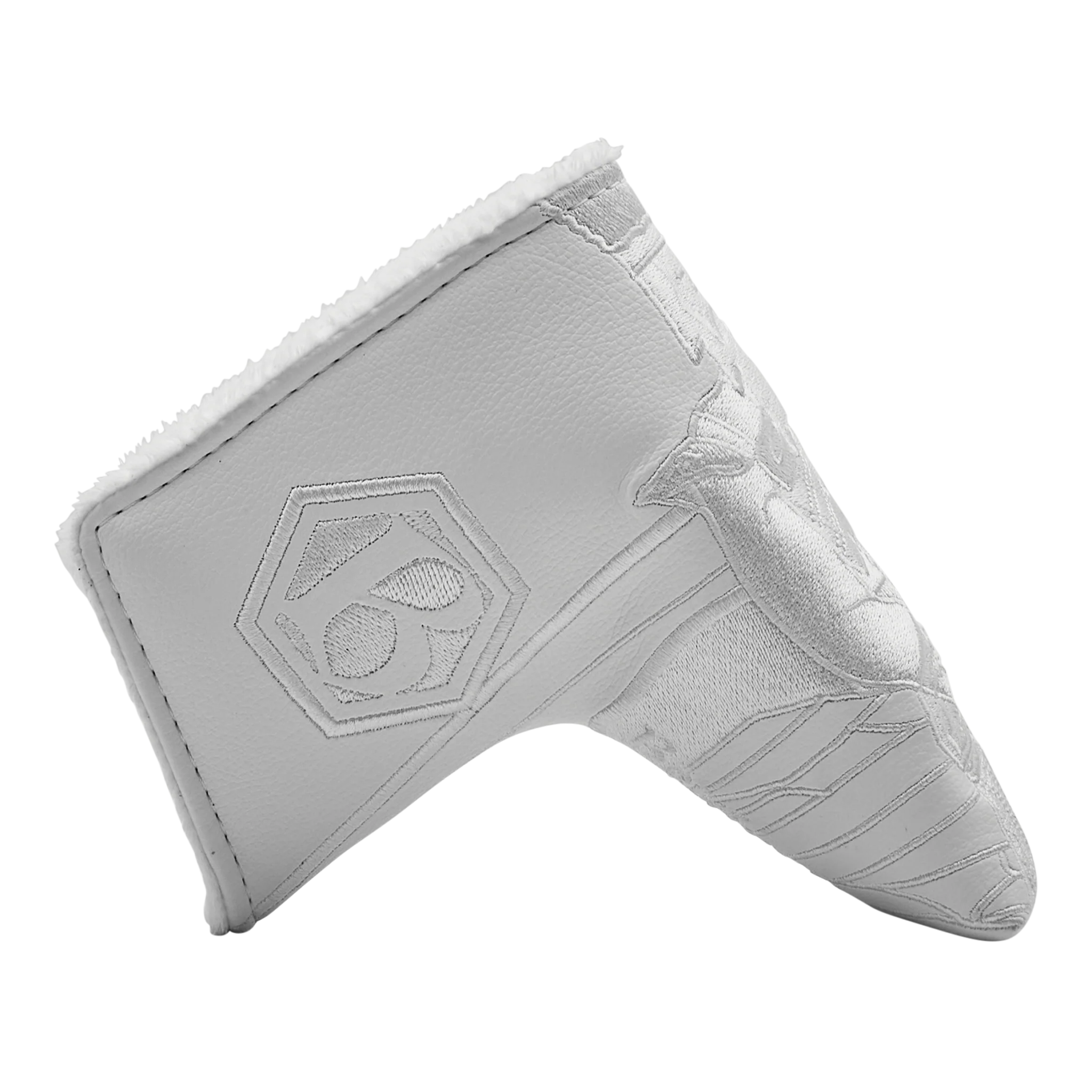 White Buffalo Bagpipe Wizard Blade Headcover - Image 2